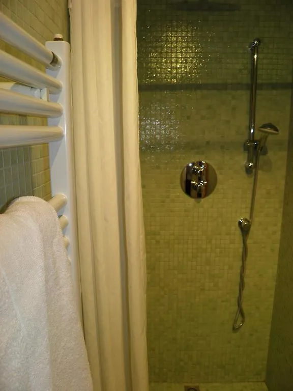 Suitur Courtyard Apartment Barcelona