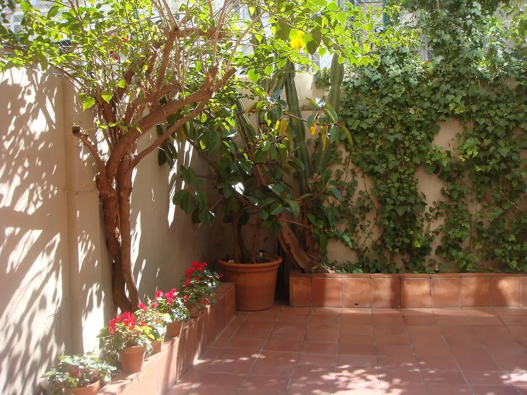 Suitur Courtyard Apartment Barcelona